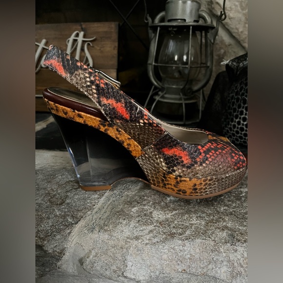 Snake print wedges - Picture 3 of 7